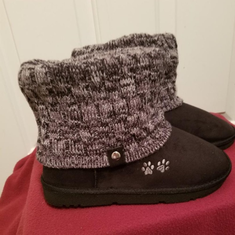 Paw Print Cozy Knitted Ankle Boots